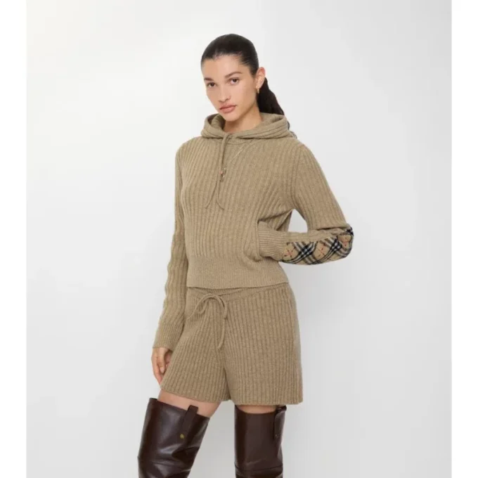 Bluza z kapturem z wełny i kaszmiru z naszywką w kratę