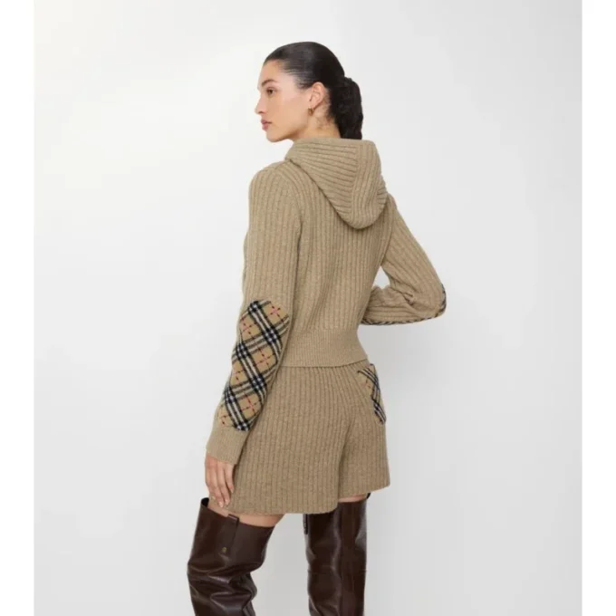 Bluza z kapturem z wełny i kaszmiru z naszywką w kratę