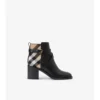 Buty z wzorem w kratkę i skórzanym obcasem