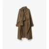 Długi Trench Coat z jedwabnym szalikiem Długi Trench Coat z jedwabnym szalikiem