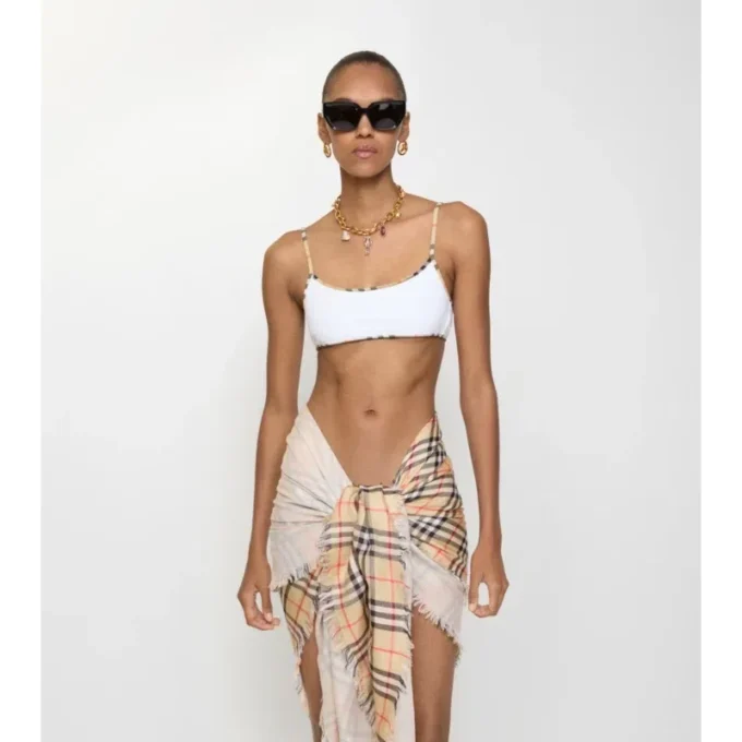 Górka bikini z wykończeniem w kratkę Górka bikini z wykończeniem w kratkę