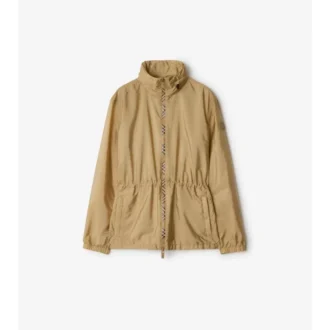 Krótka nylonowa kurtka typu parka w kratkę Krótka nylonowa kurtka typu parka w kratkę