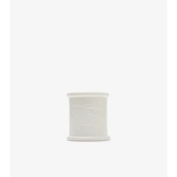 Mała świeca o zapachu drewna i goździków