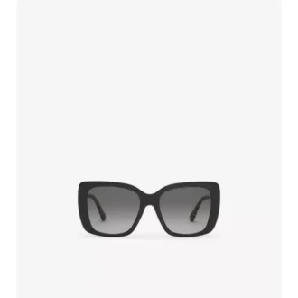 Okulary przeciwsłoneczne w oversize’owym kwadratowym kształcie