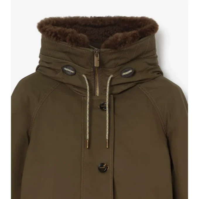 Parka z Gabardine z wykończeniem z owczej skóry