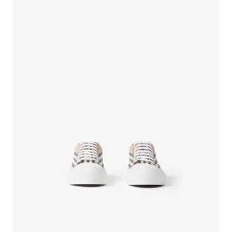 Sneakersy w kratkę