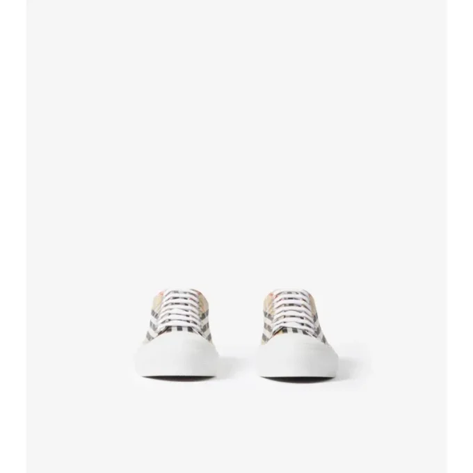 Sneakersy w kratkę