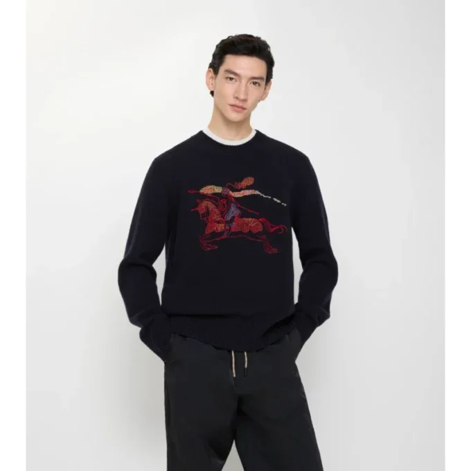 Sweter EKD z wełny i kaszmiru z haftem krzyżykowym Sweter EKD z wełny i kaszmiru z haftem krzyżykowym