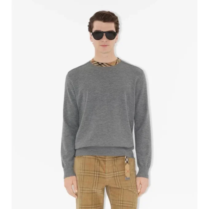 Sweter wełniany w kratę