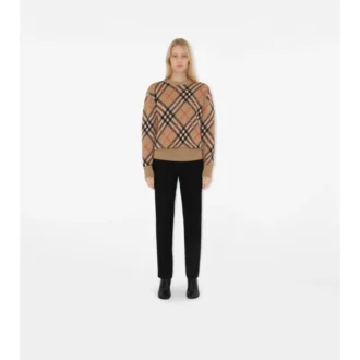 Sweter z mieszanki wełny i moheru w kratę