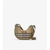 Torebka crossbody w kształcie podkowy Torebka crossbody w kształcie podkowy