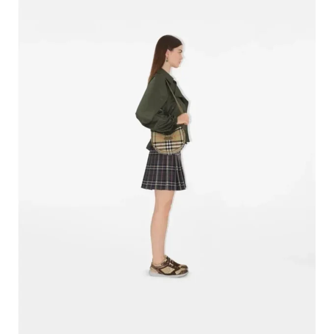 Torebka crossbody w kształcie podkowy Torebka crossbody w kształcie podkowy