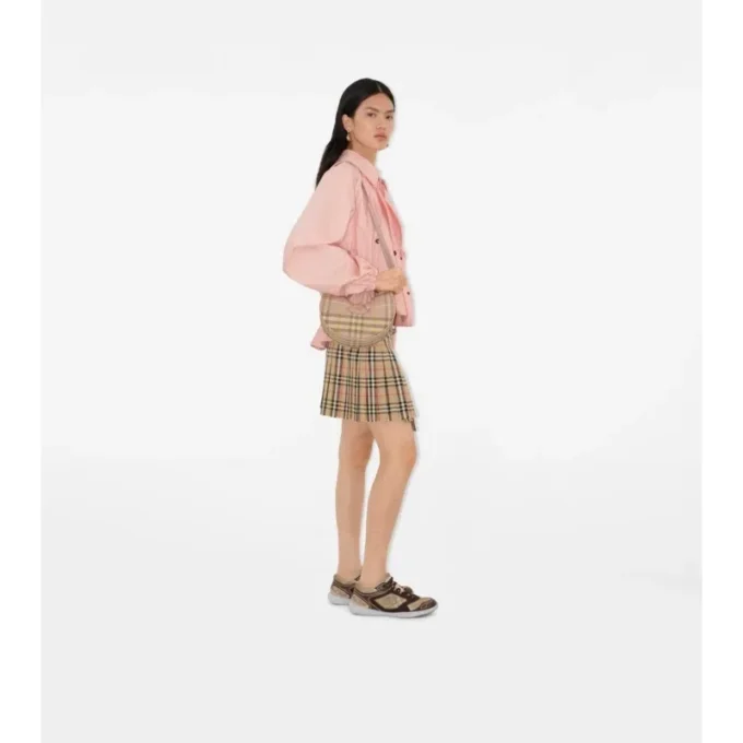 Torebka crossbody w kształcie podkowy Torebka crossbody w kształcie podkowy