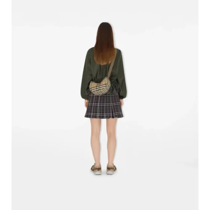 Torebka crossbody w kształcie podkowy Torebka crossbody w kształcie podkowy