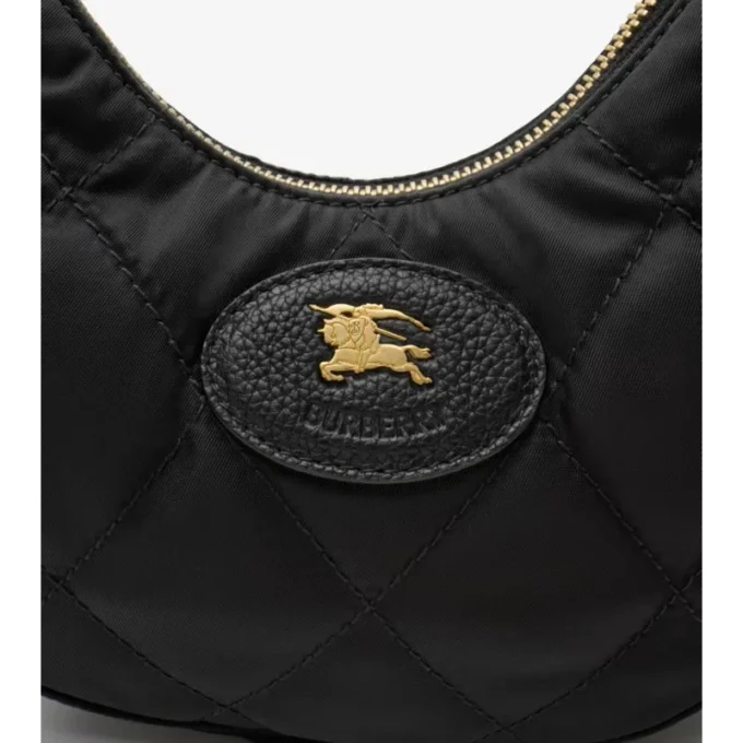 Torebka crossbody w kształcie podkowy Torebka crossbody w kształcie podkowy