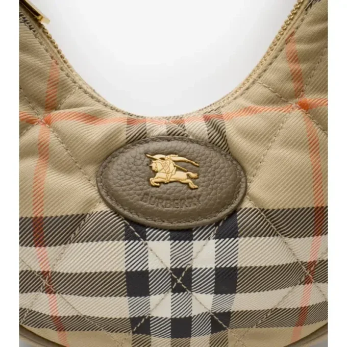 Torebka crossbody w kształcie podkowy Torebka crossbody w kształcie podkowy