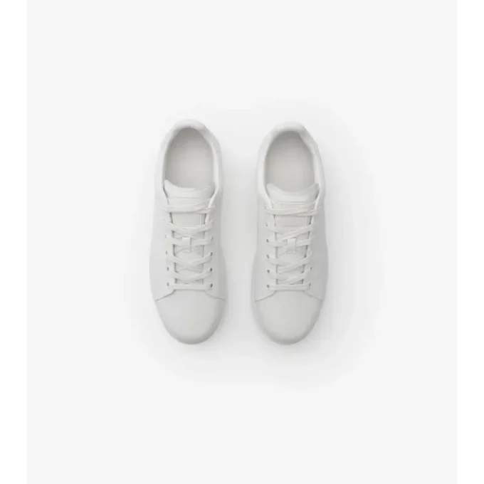 Treningi z tłoczonej skóry w kratkę w Sneakersach